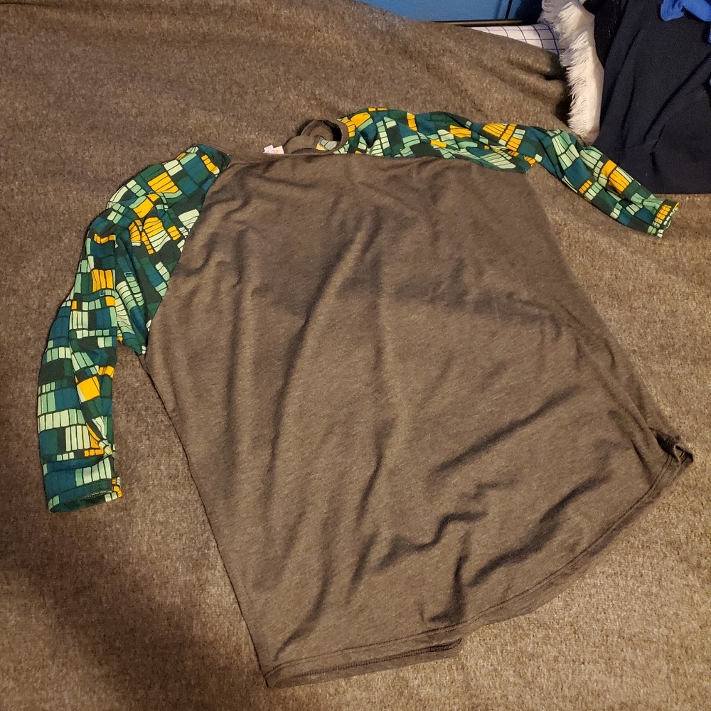 Women's LuLaRoe Tee Shirt